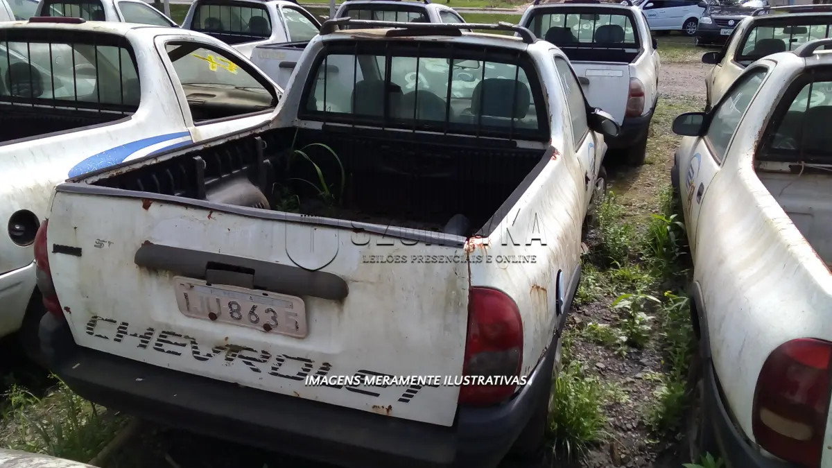 LOTE 019 - GM/CORSA ST PICK-UP IJU-8635 00-01