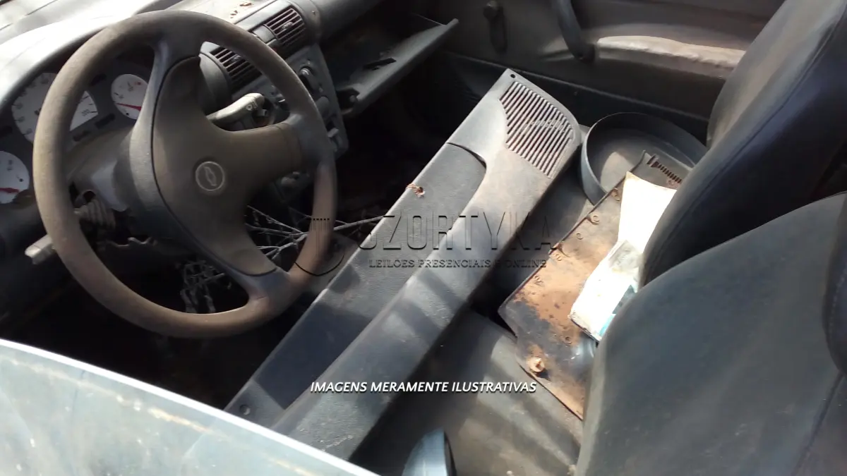 LOTE 019 - GM/CORSA ST PICK-UP IJU-8635 00-01