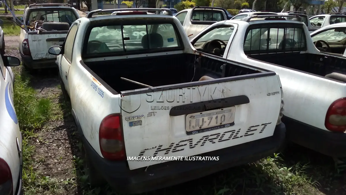 LOTE 003 - GM/CORSA ST PICK-UP IJU-7107 00-01