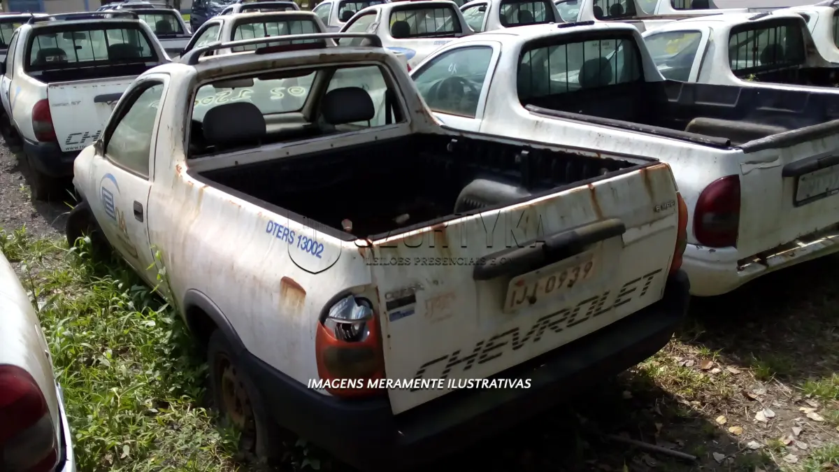 LOTE 005 - GM/CORSA ST PICK-UP IJJ-0939 00-00
