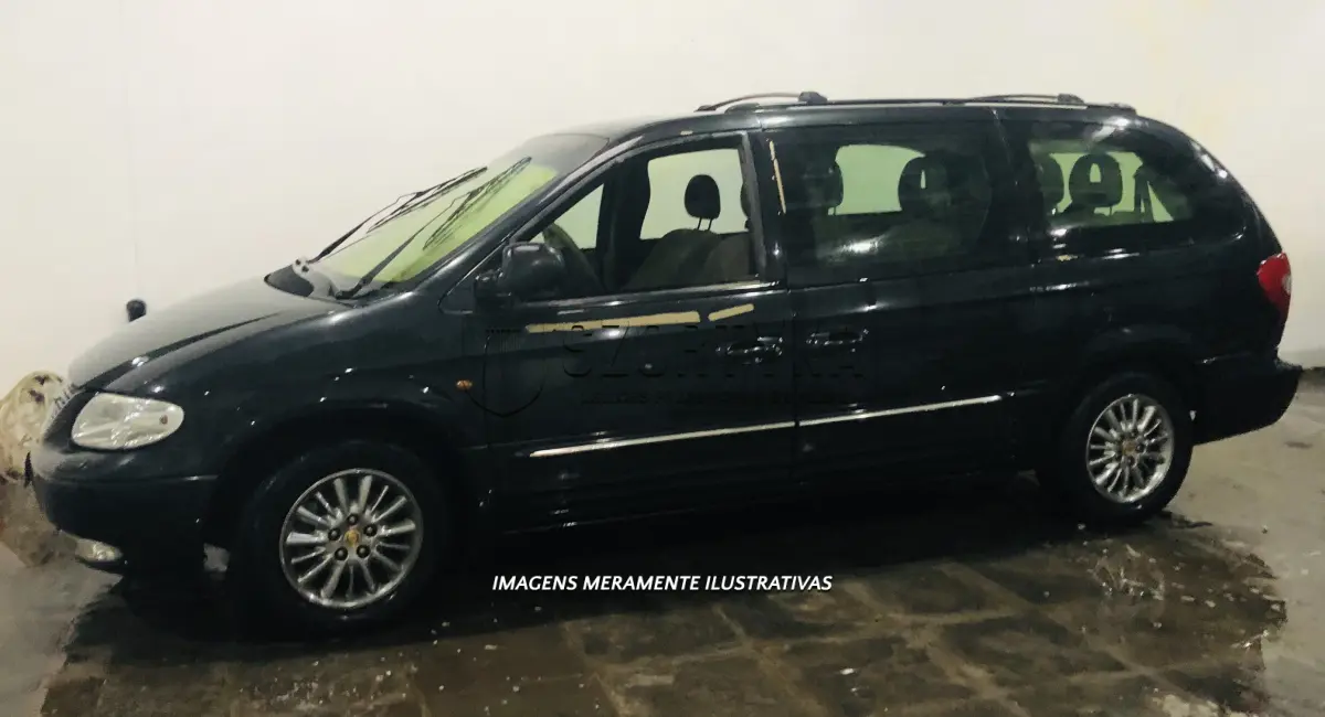 LOTE 001 - Chrysler Gran Caravan  Limited, 2002 com 41.000km.