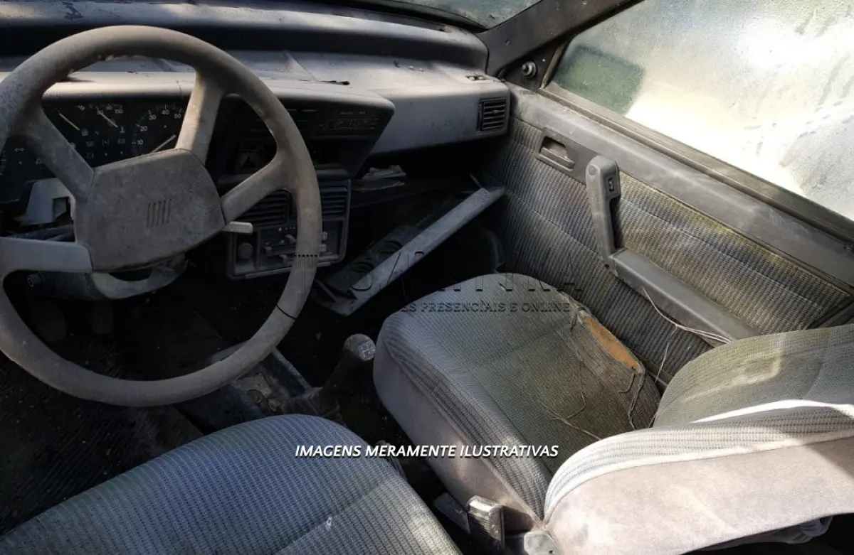LOTE 001 - Veículo  Fiat Prêmio CSL, ano/mod 1991/1991 na condição de sucata.