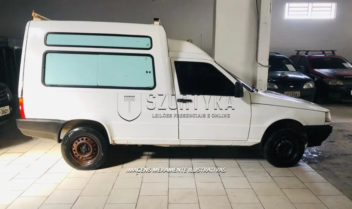 LOTE 001 - VEÍCULO FIAT/FIORINO IE, ANO/MOD 2001/2002