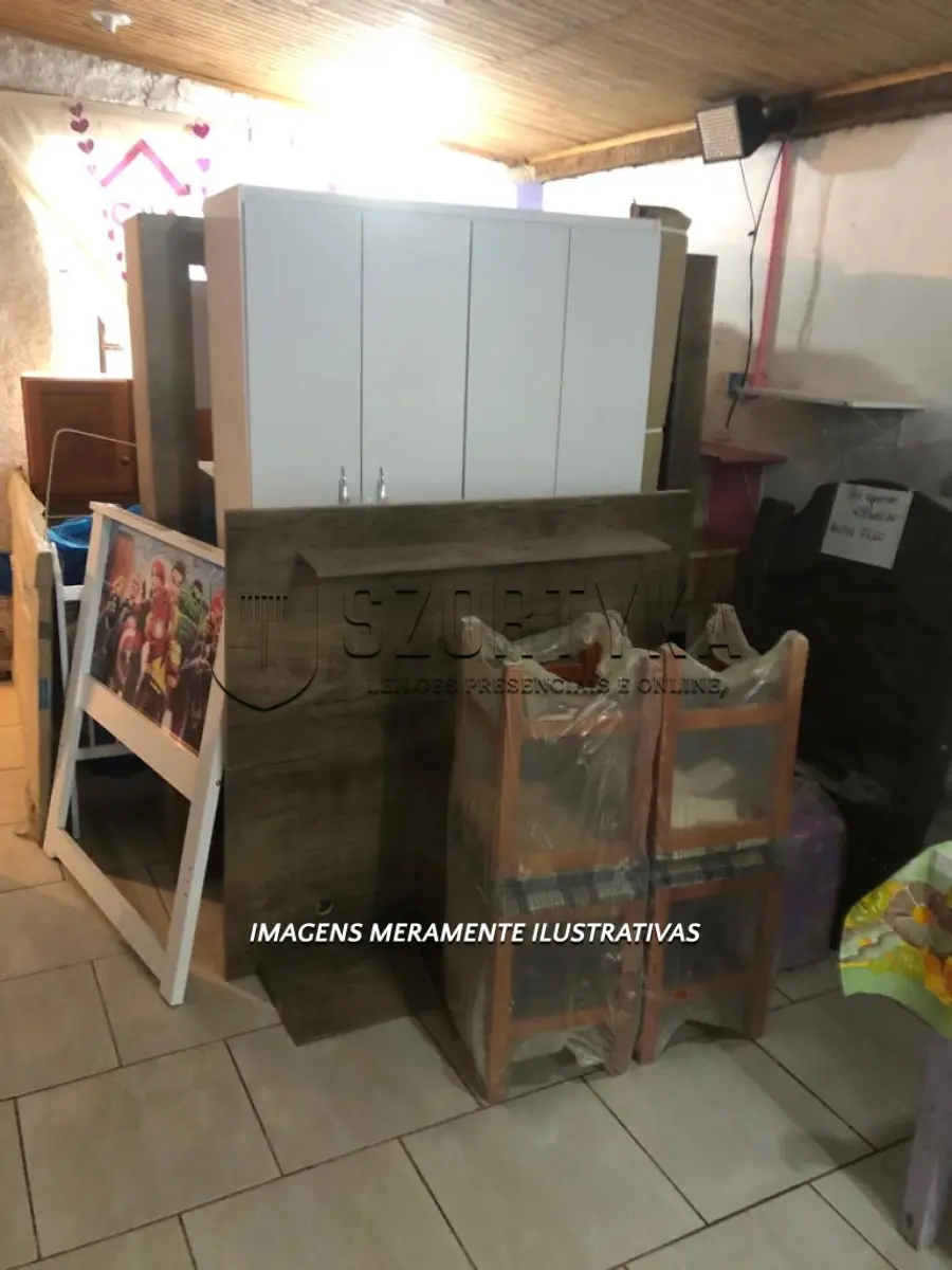 LOTE 001 - MÓVEIS DIVERSOS