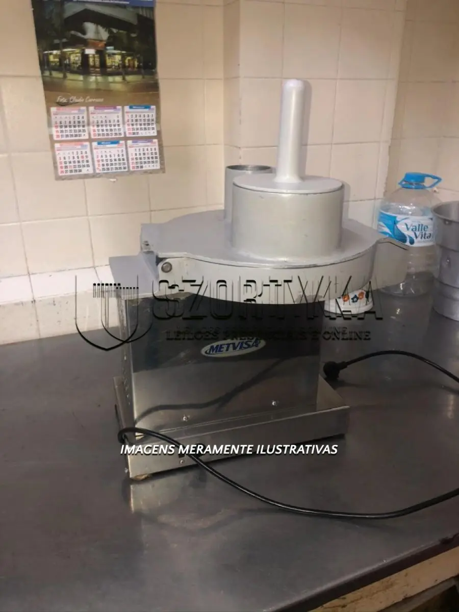 LOTE 17 - 01 máquina de ralar queijo, Metalúrgica Visa, data FAB. 03/2004, em inox.