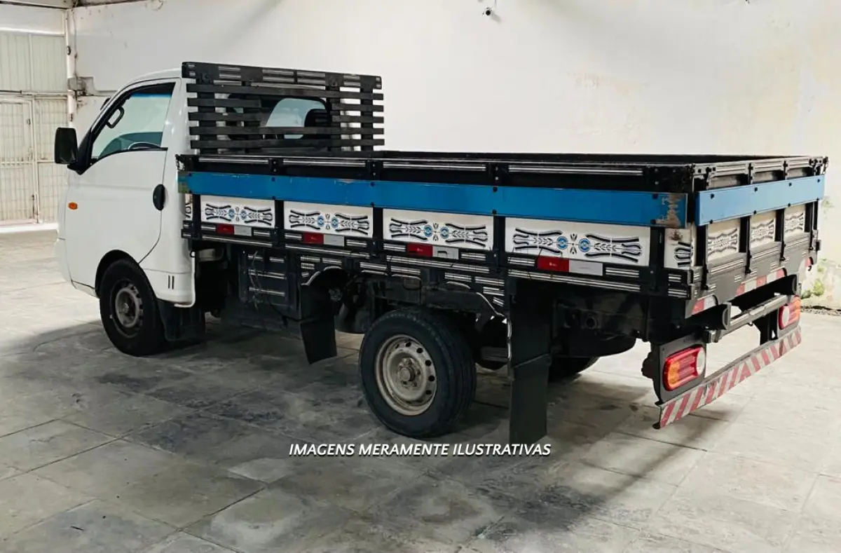 LOTE  - VEÍCULO HYUNDAI/HR HDB, ANO/MOD 2008/2009