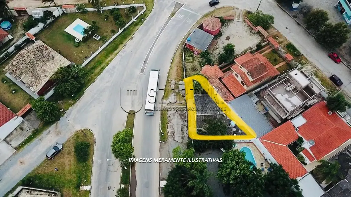 LOTE 001 - Leilão de uma casa na Praia do Laranjal em ótima localização