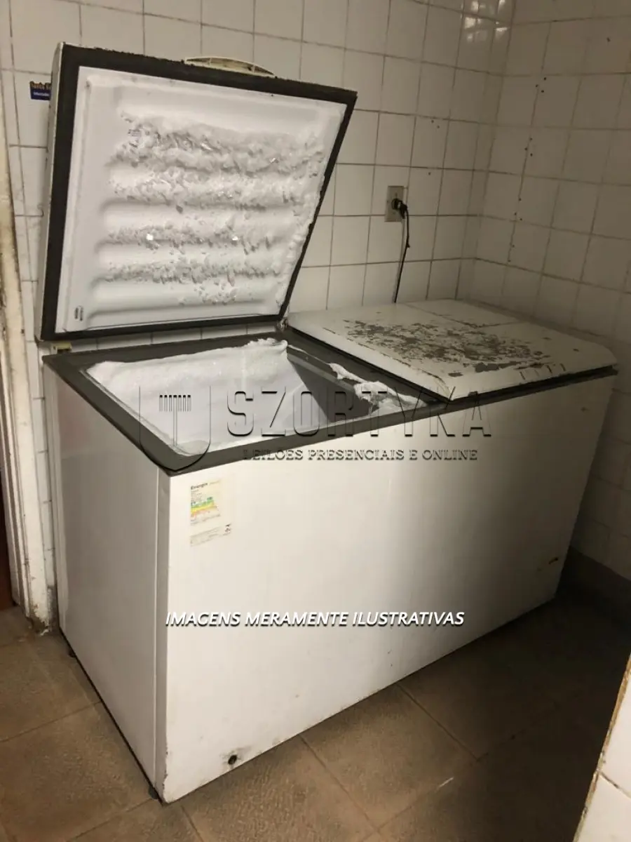 LOTE 05 - 01 freezer horizontal com duas aberturas.