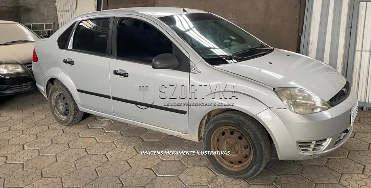 LOTE 001 - UM VEÍCULO FORD FIESTA SEDAN, 2006/2007, COMPLETO