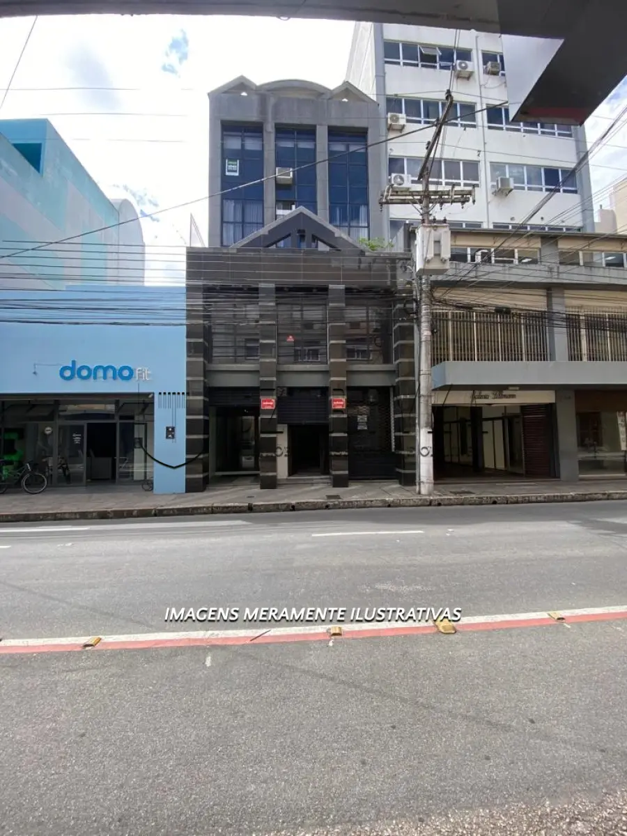 LOTE 001 - SALA COMERCIAL DE FRENTE PARA A RUA FELIX DA CUNHA EM PELOTAS
