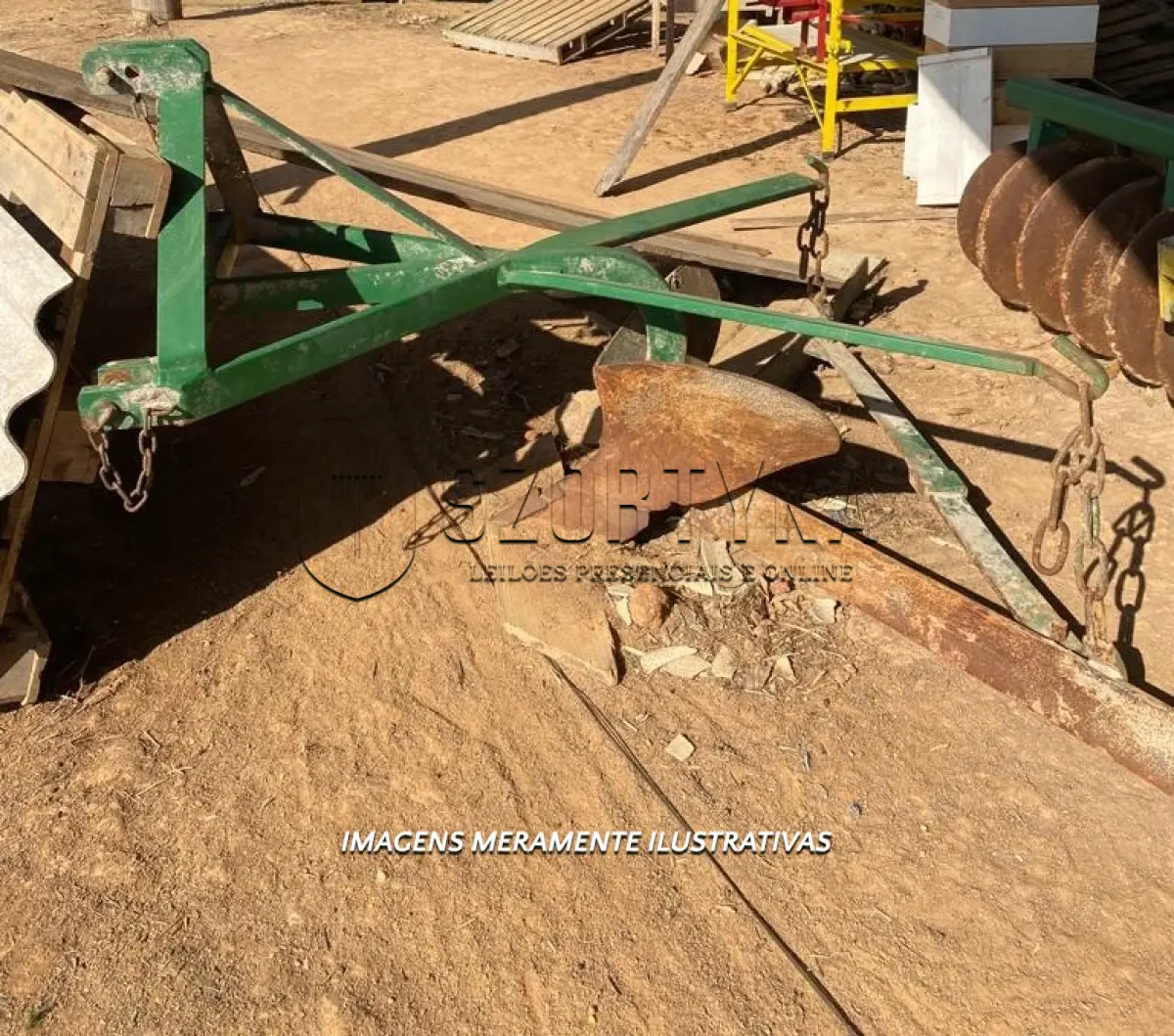 LOTE 002 - UM ARADO DRENADOR, MARCA BROCK