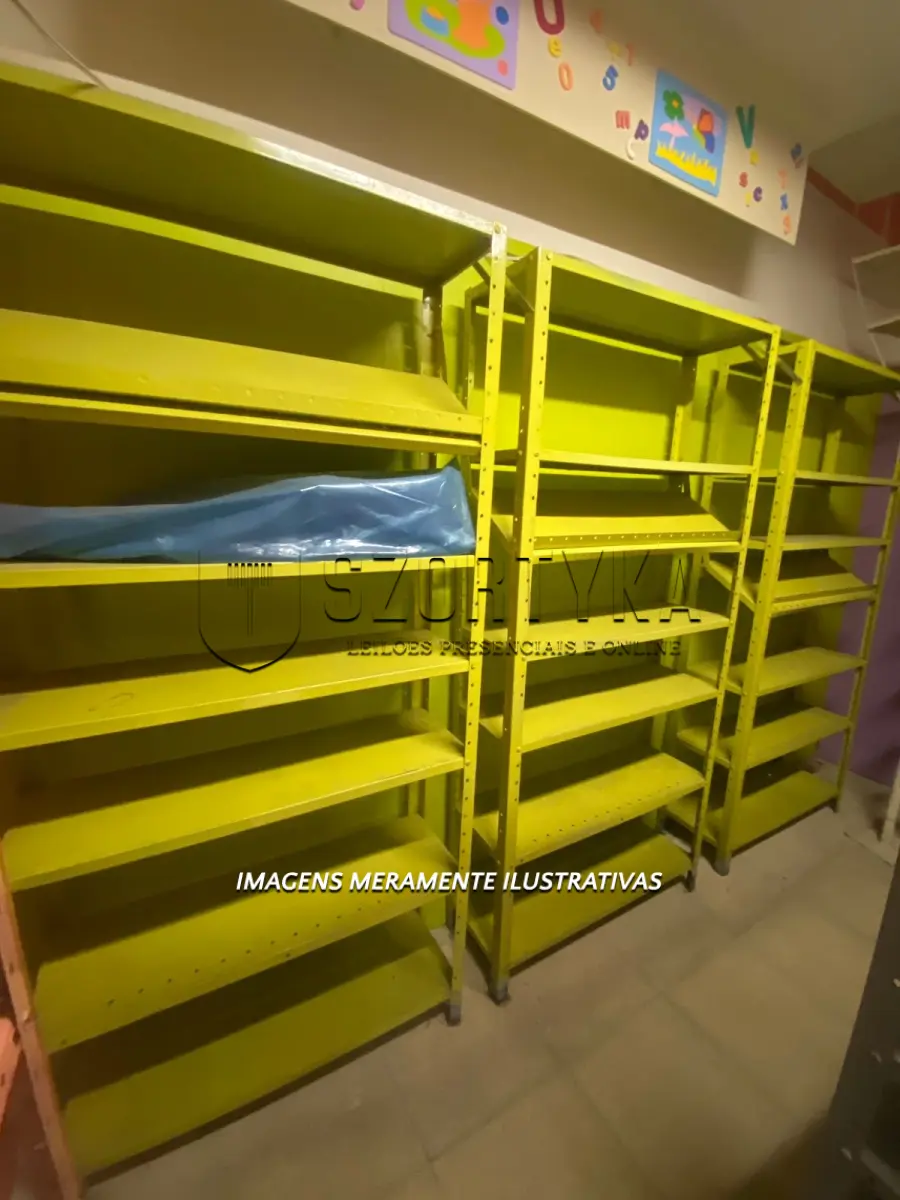 LOTE 001 - 12 ESTANTES DE AÇO COM PRATELEIRAS, CORES DIVERSAS