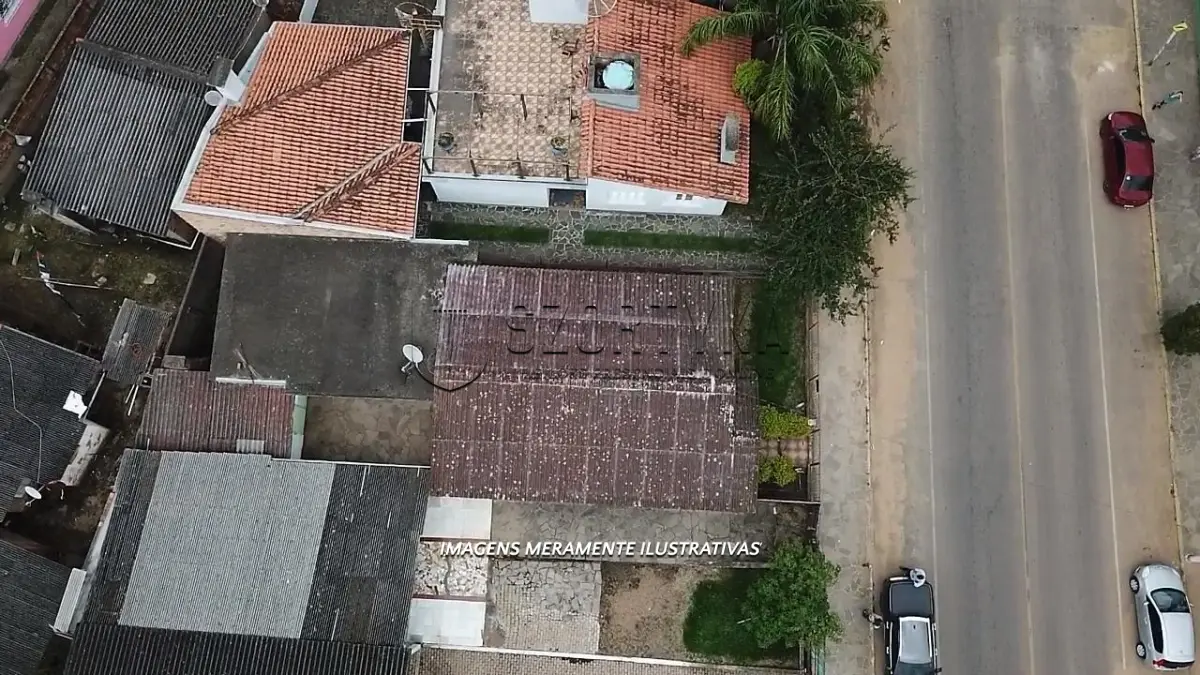 LOTE 001 - UM IMÓVEL NA AV. PRESIDENTE VARGAS EM CAMAQUÃ