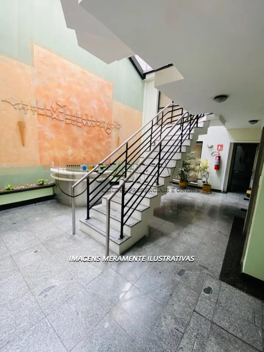 LOTE 001 - SALA COMERCIAL DE FRENTE PARA A RUA FELIX DA CUNHA EM PELOTAS