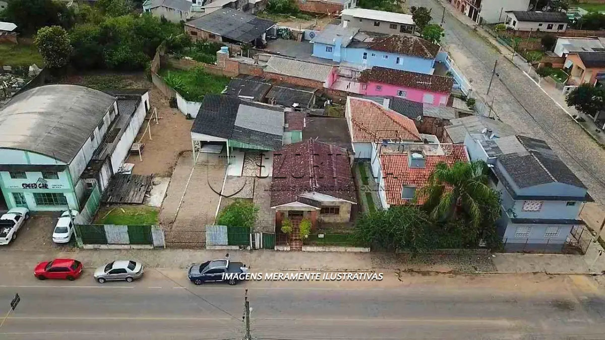 LOTE 001 - UM IMÓVEL NA AV. PRESIDENTE VARGAS EM CAMAQUÃ