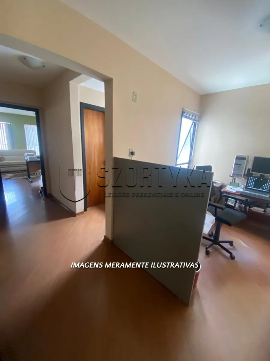 LOTE 001 - SALA COMERCIAL DE FRENTE PARA A RUA FELIX DA CUNHA EM PELOTAS