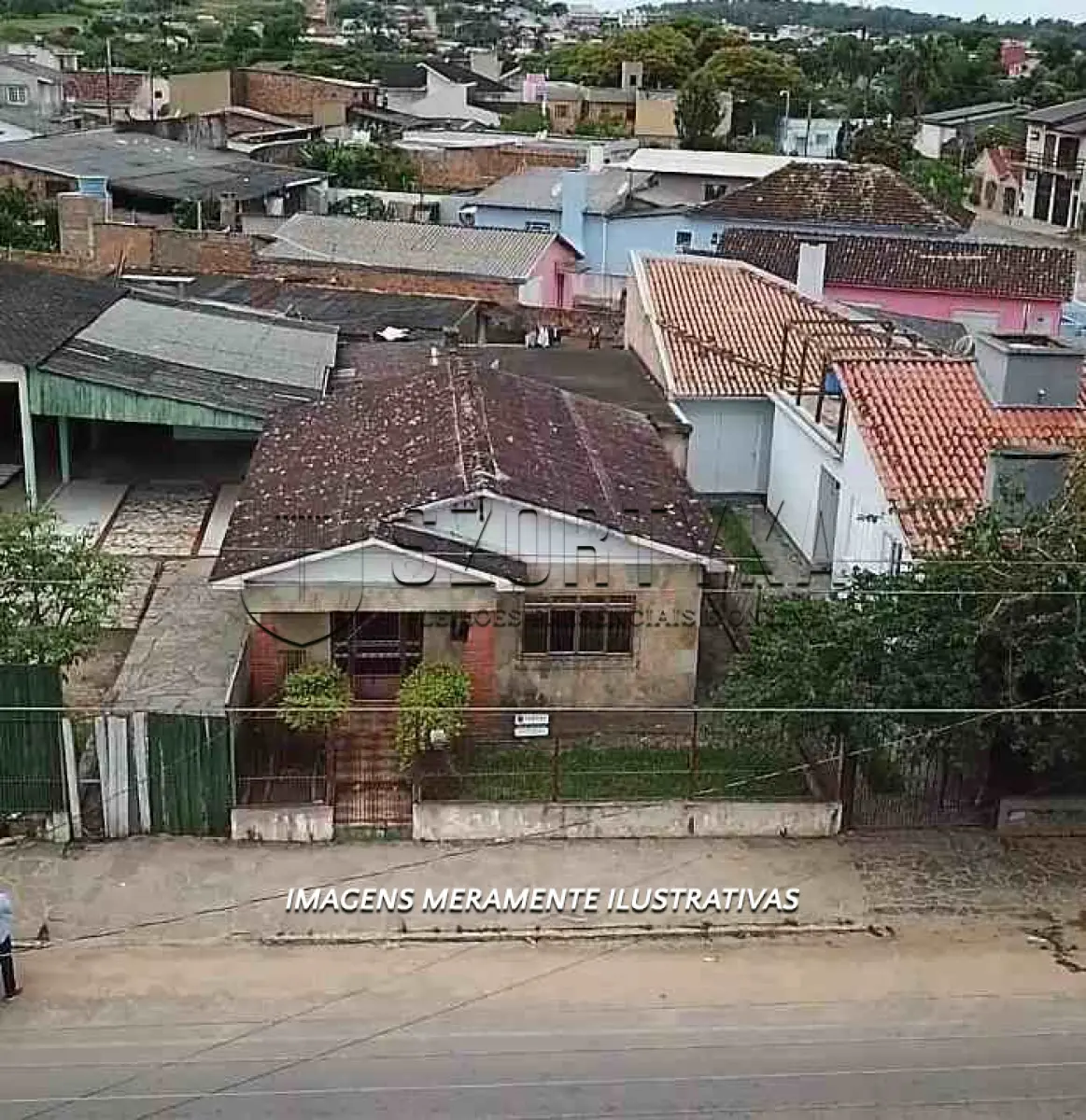LOTE 001 - UM IMÓVEL NA AV. PRESIDENTE VARGAS EM CAMAQUÃ
