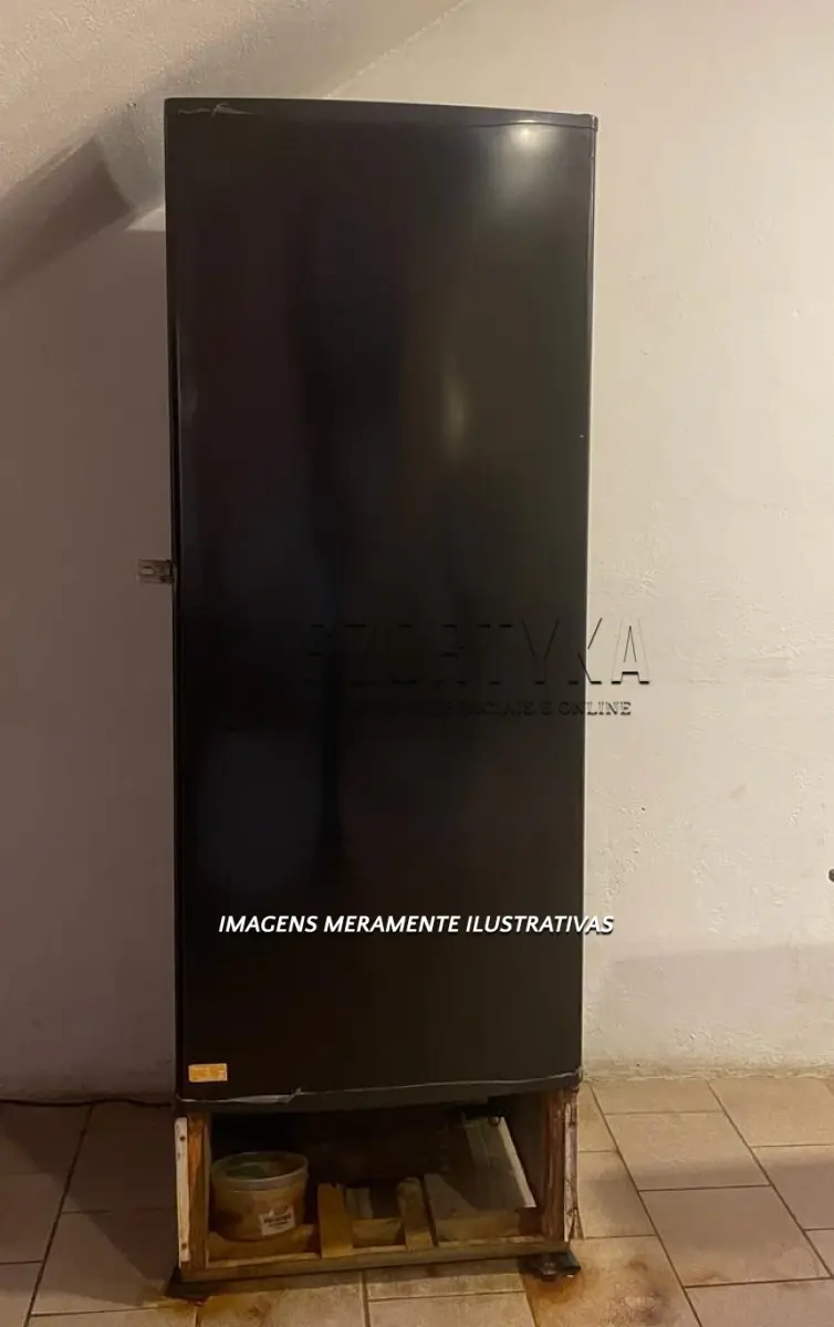 LOTE 017 - 01 FREEZER VERTICAL, COR PRETA