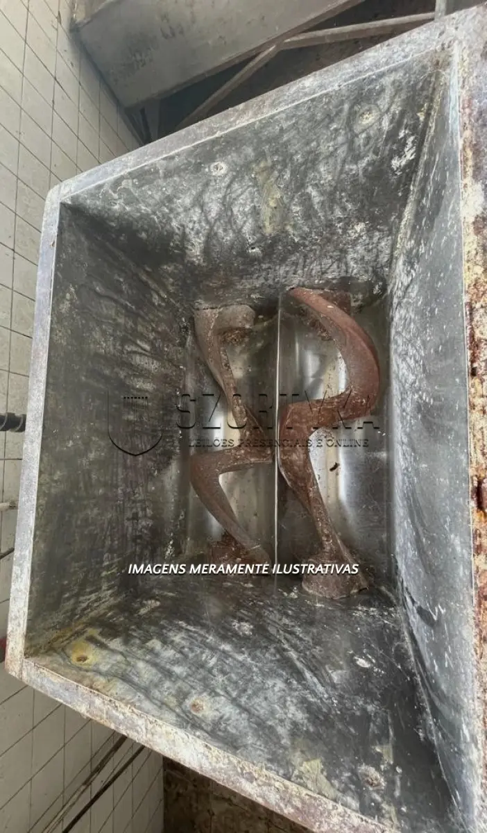 LOTE 001 - UMA MASSEIRA SIAM UTIL, CAPACIDADE 200KG