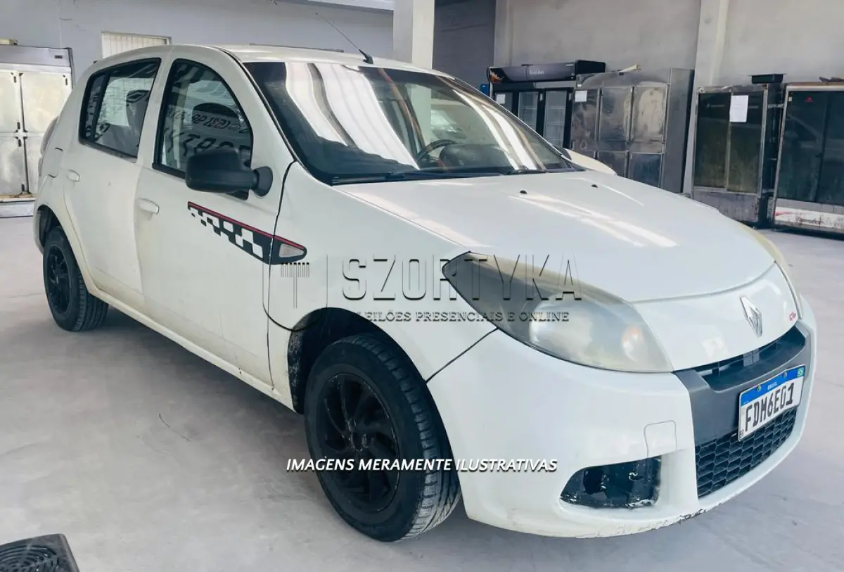 LOTE 001 - RENAULT SANDERO GT LINE 1.6 8V, 2013/2013