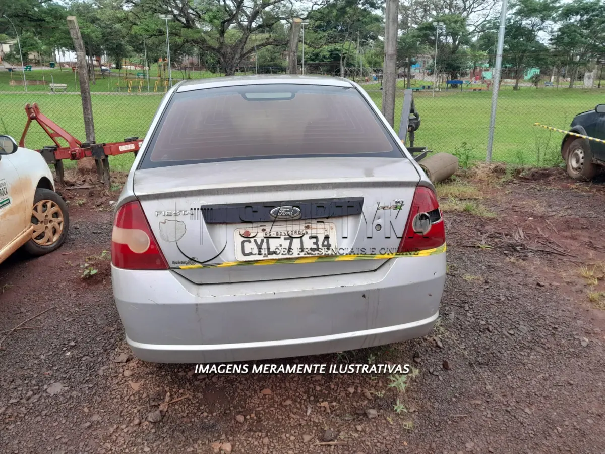 LOTE 013 - FORD FIESTA SEDAN 1.6 FLEX, ANO/MOD 2006/2006