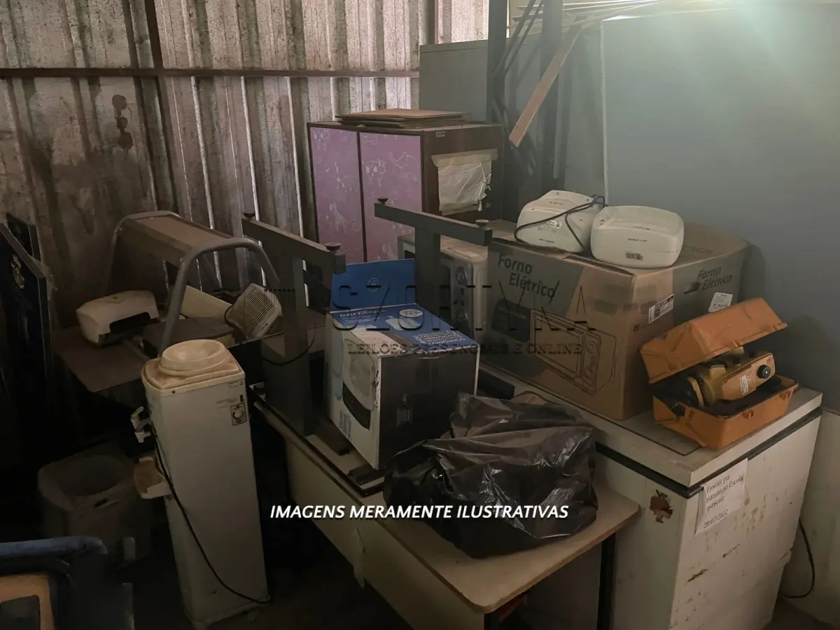 LOTE 011 - SUCATAS MATERIAL DE ESCRITÓRIO