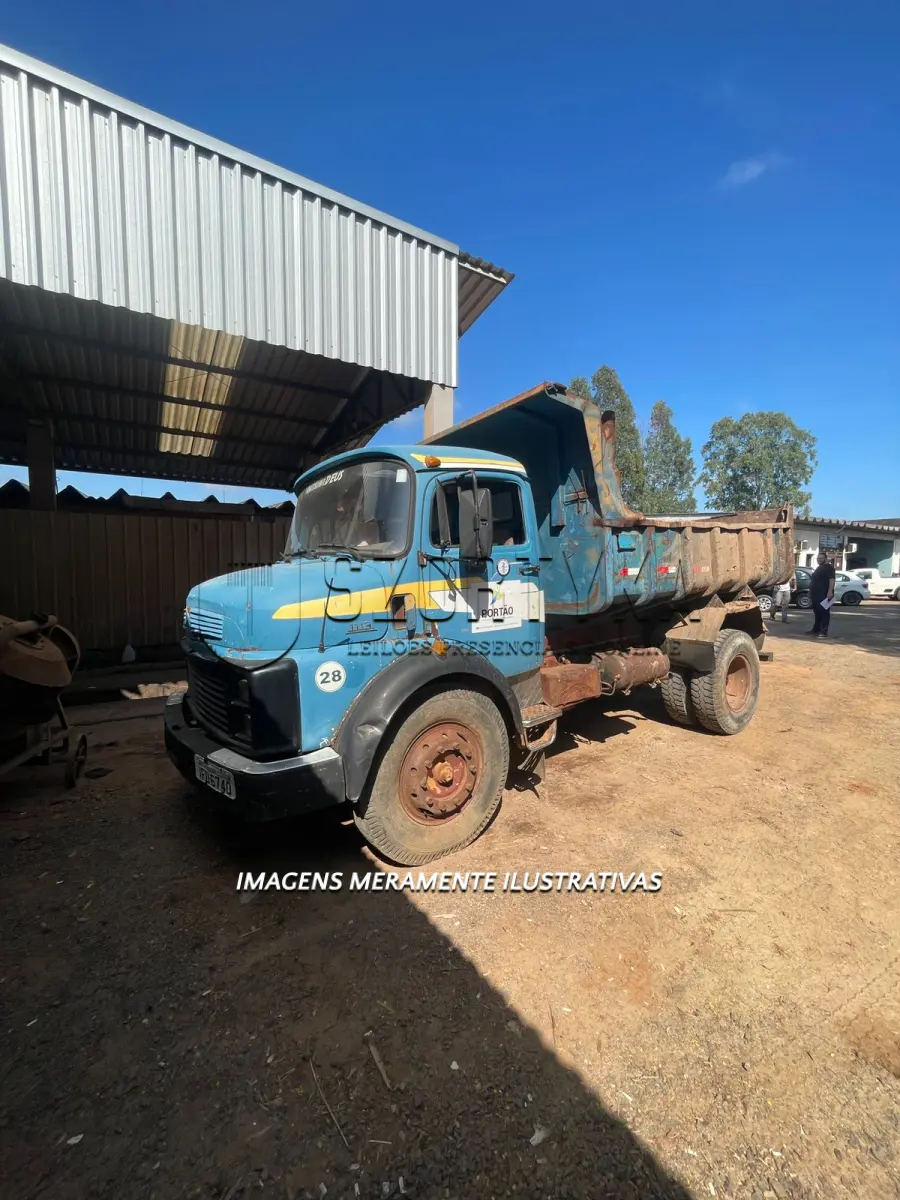 LOTE 004 - CAMINHÃO CAÇAMBA MERCEDES L1113 ANO 1983