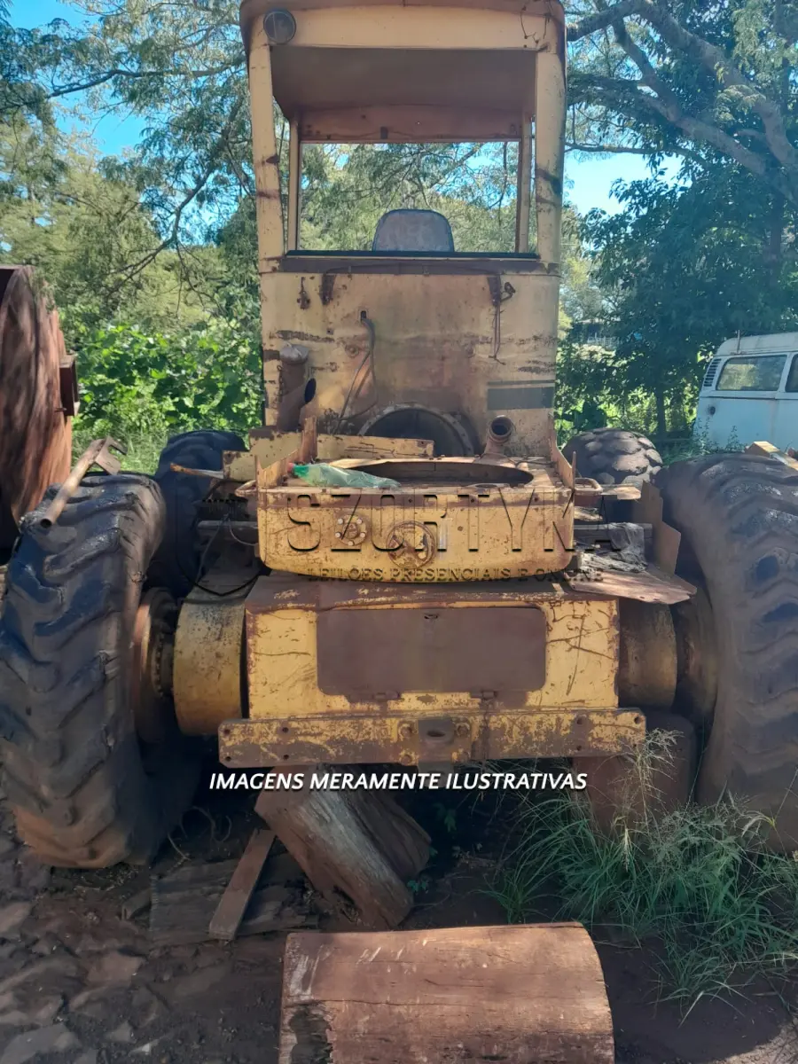 LOTE 015 - MOTONIVELADORA CATERPILAR 120B, 1982, MOTOR 3306