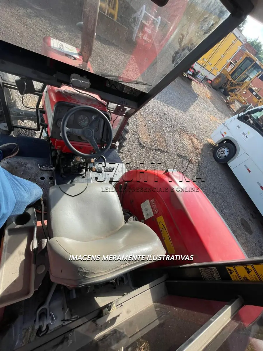 LOTE 008 - TRATOR MASSEY FERGUSON 283 ANO 2008