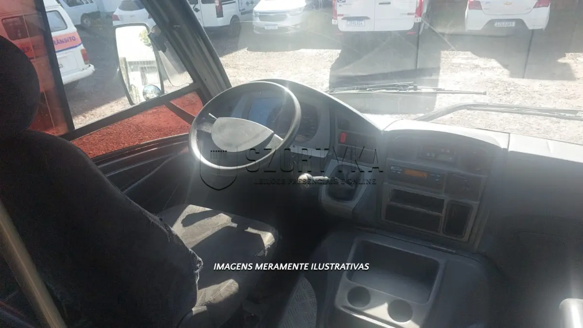 LOTE 002 - ÔNIBUS MARCOPOLO/VOLARE V6, COR BRANCA, DIESEL, 2010/2011