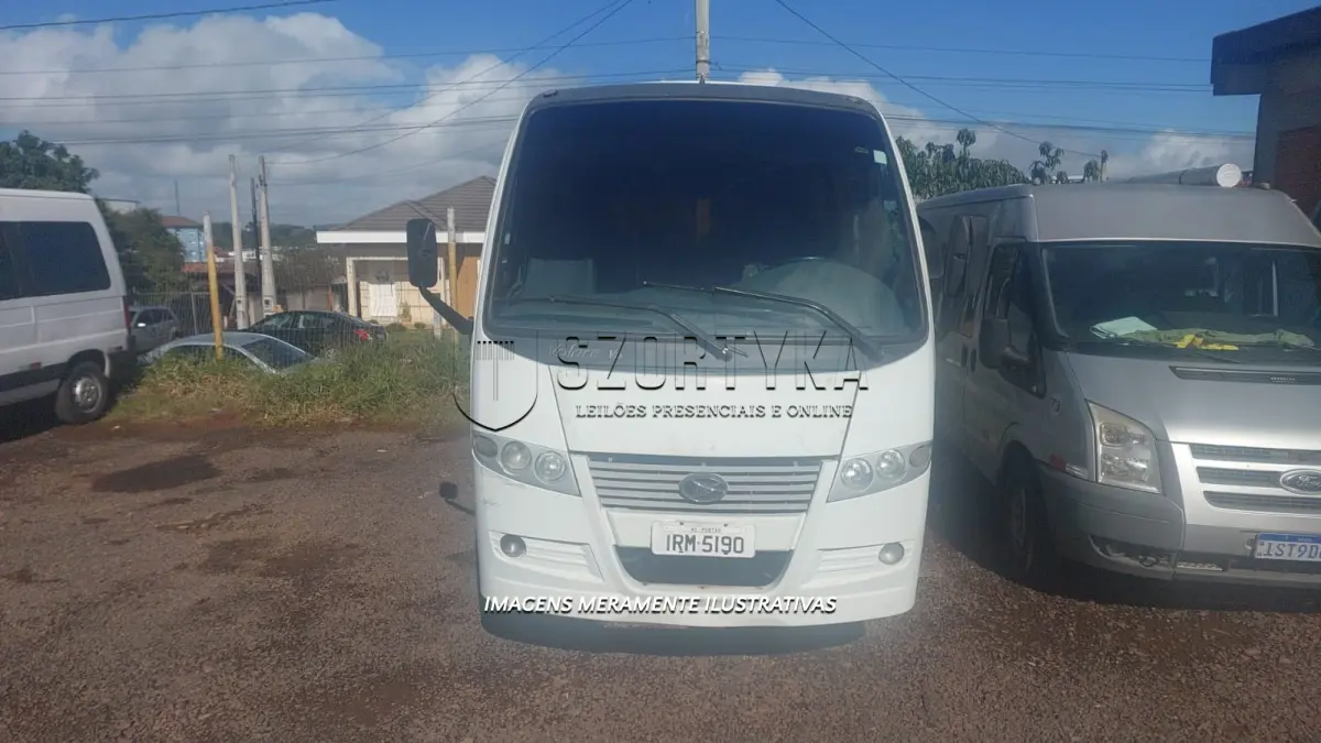 LOTE 002 - ÔNIBUS MARCOPOLO/VOLARE V6, COR BRANCA, DIESEL, 2010/2011