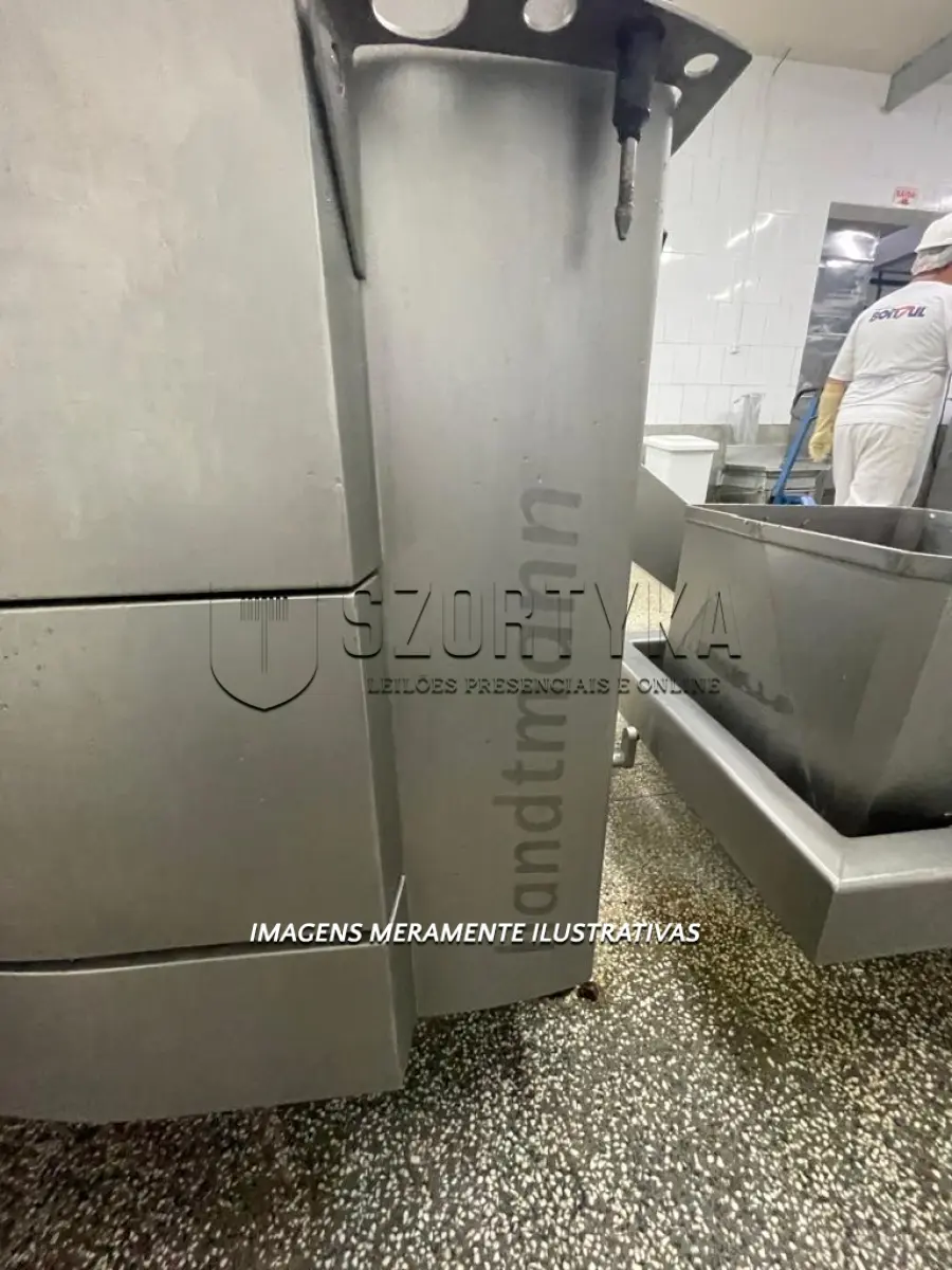 LOTE 001 - 01 (UMA) MÁQUINA EMBUTIDEIRA, HANDTMANN, COM CAPACIDADE PARA 200KG