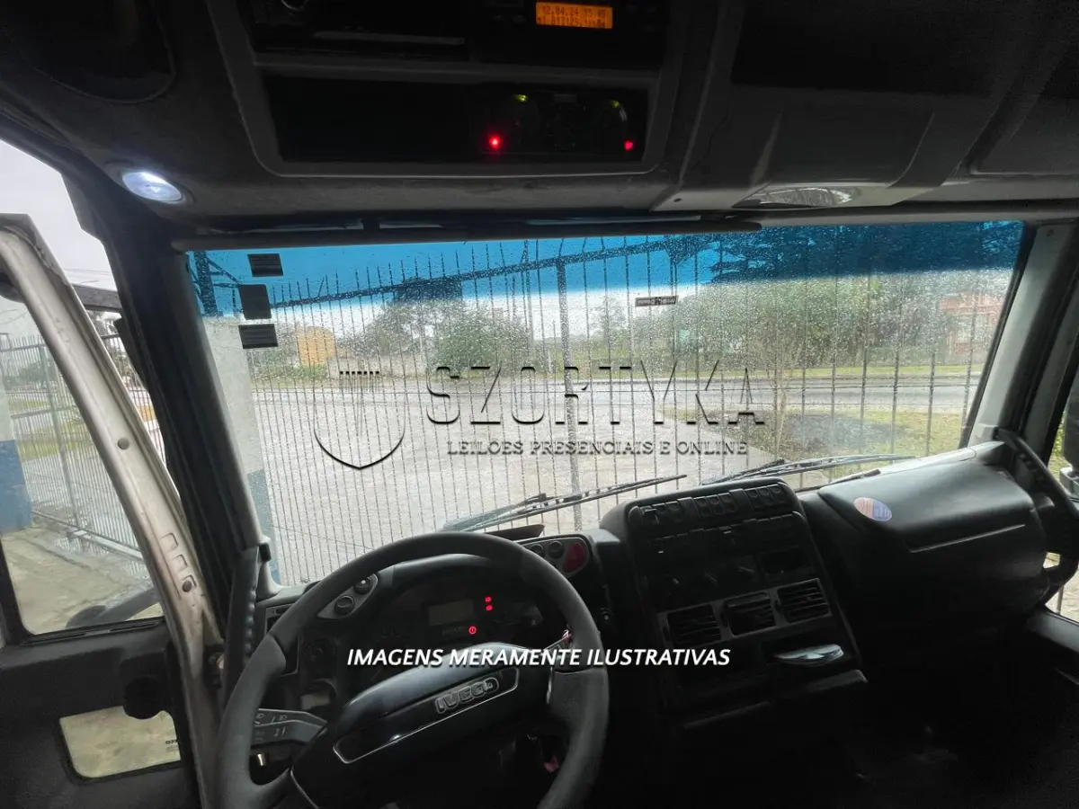 LOTE 001 - CAMINHÃO IVECO/CURSOR 450E33T, 2010/2011
