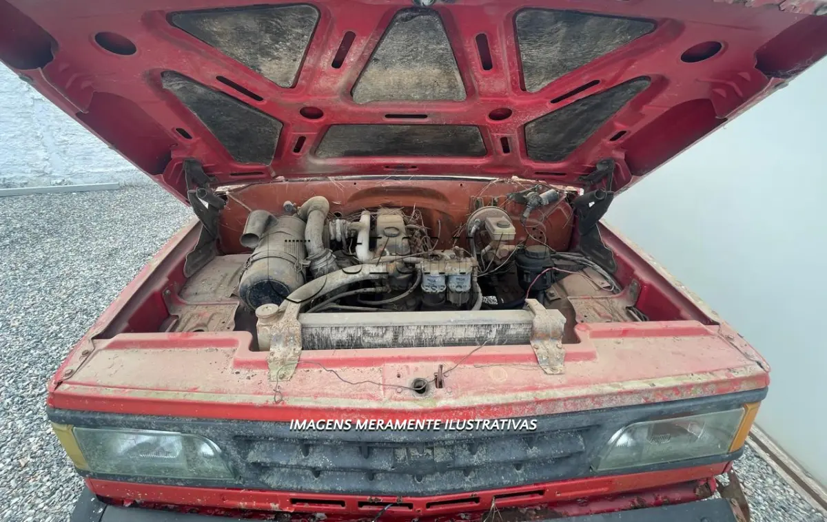 LOTE 001 - UMA GM/D20 CUSTOM 1986/1987