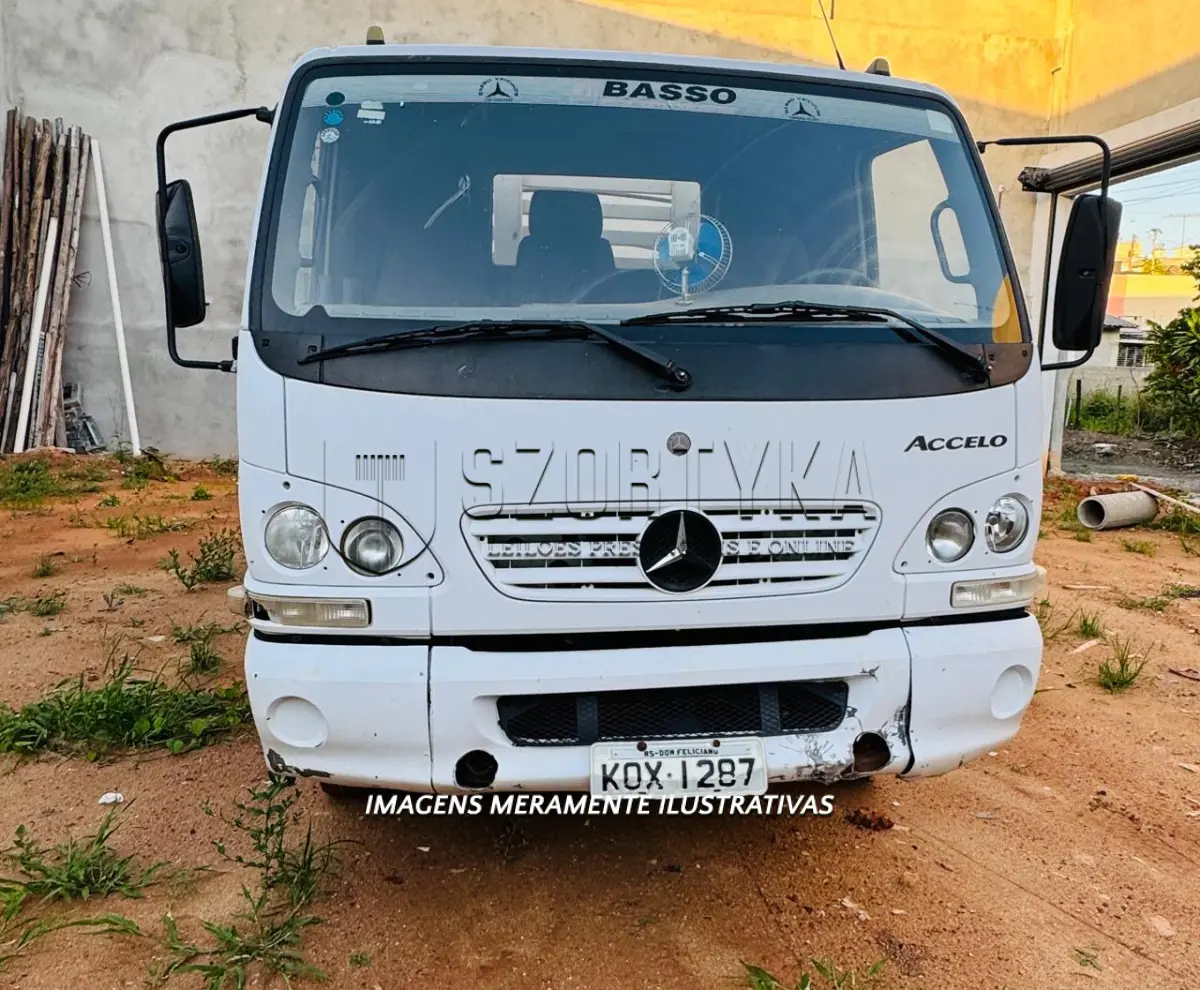 LOTE 001 - MERCEDES-BENZ ACCELO 915C, 2008