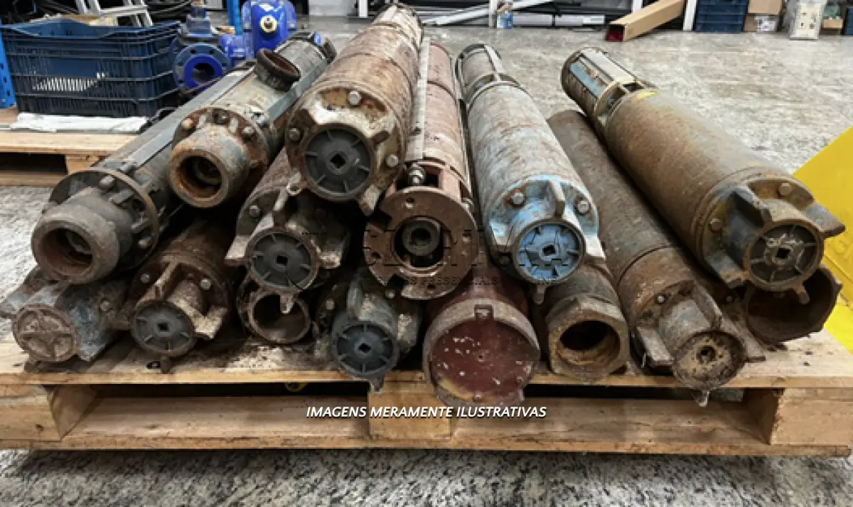 LOTE 011 - Lote de sucata de ferro (bomba submersa – aprox. 49 itens)