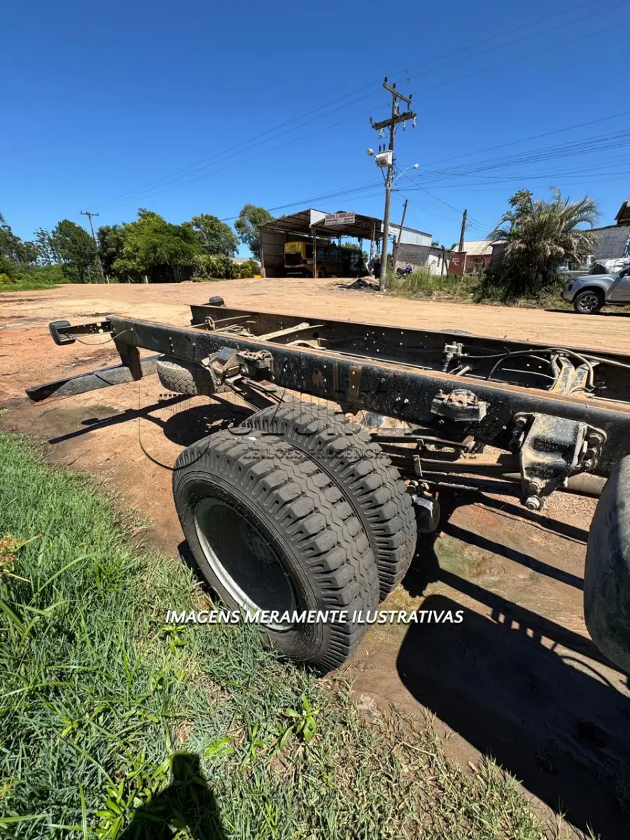 LOTE 001 - FORD CARGO 1317F, ANO/MOD 2003/2003