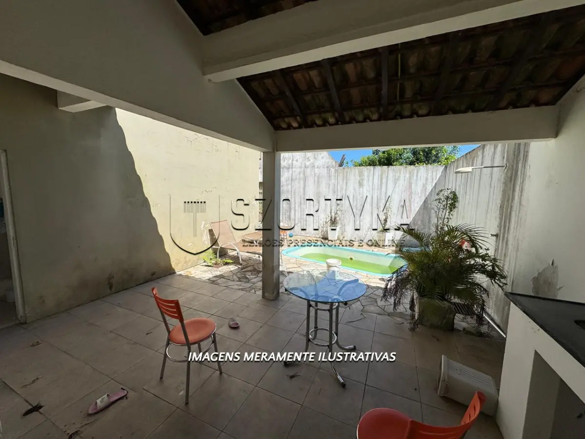 LOTE 001 - ÓTIMO IMÓVEL NA AV. FERREIRA VIANA EM PELOTAS