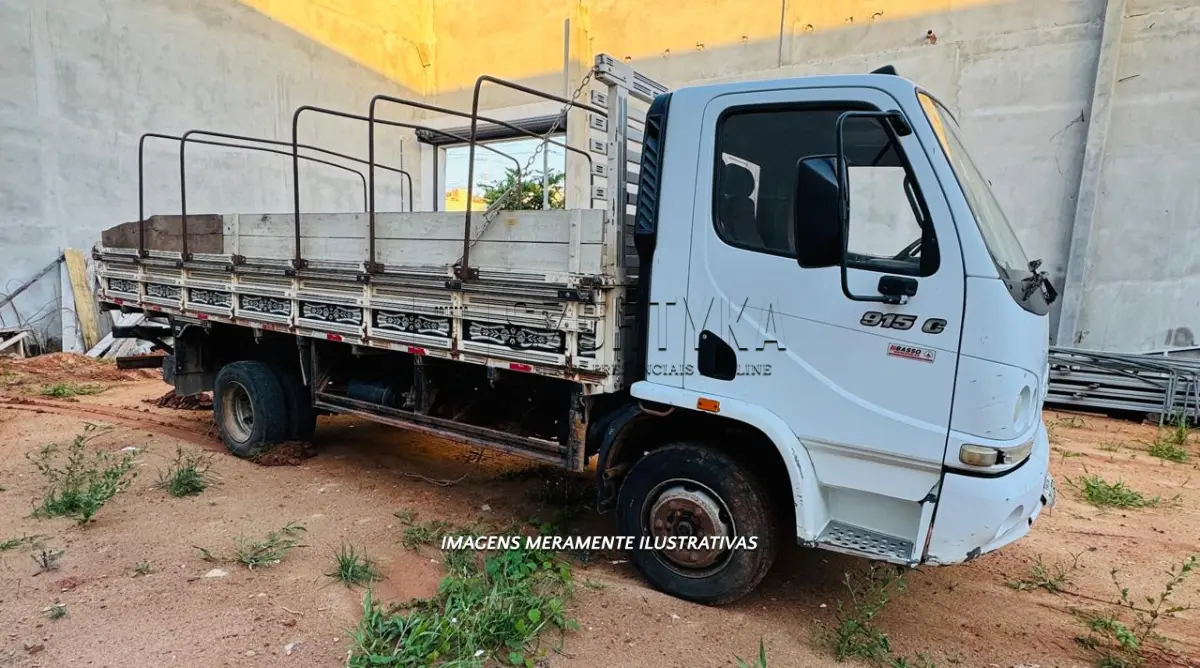 LOTE 001 - MERCEDES-BENZ ACCELO 915C, 2008