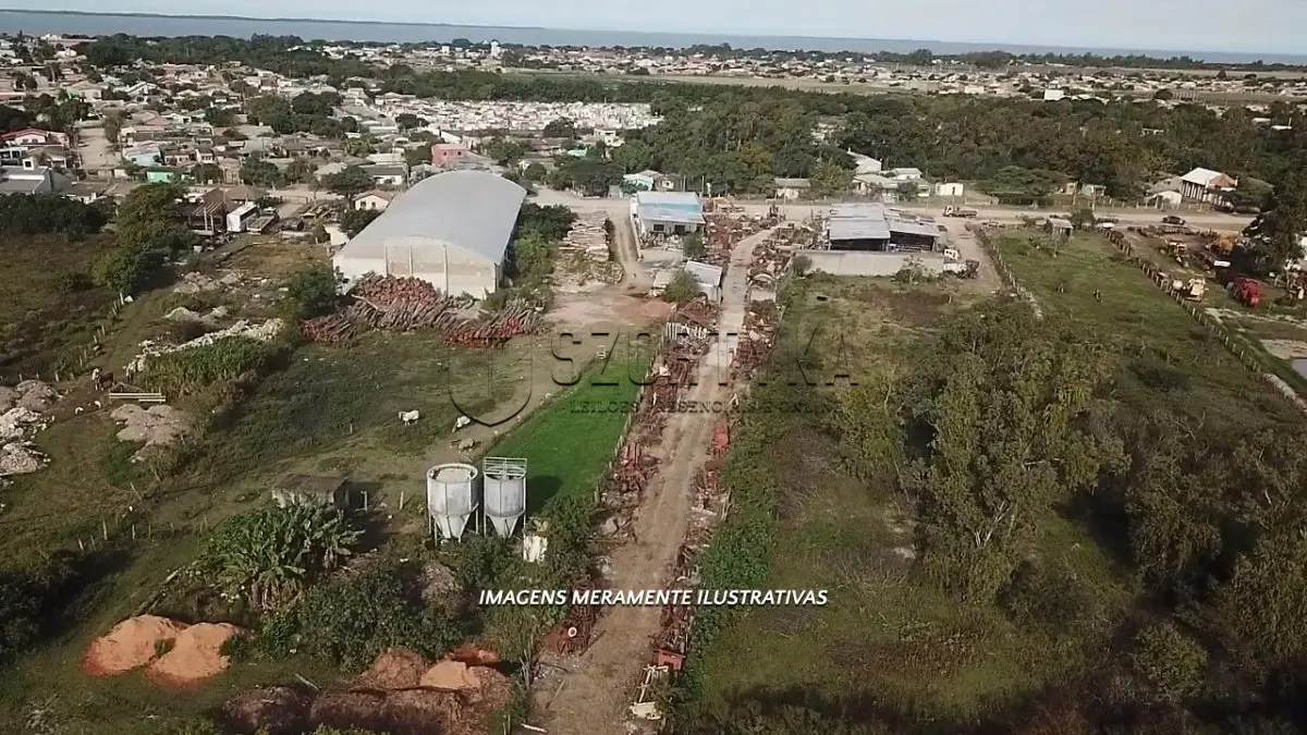 LOTE 002 - Um terreno com a área superficial de 1.832,45m², na Avenida Camaquã, em Tapes