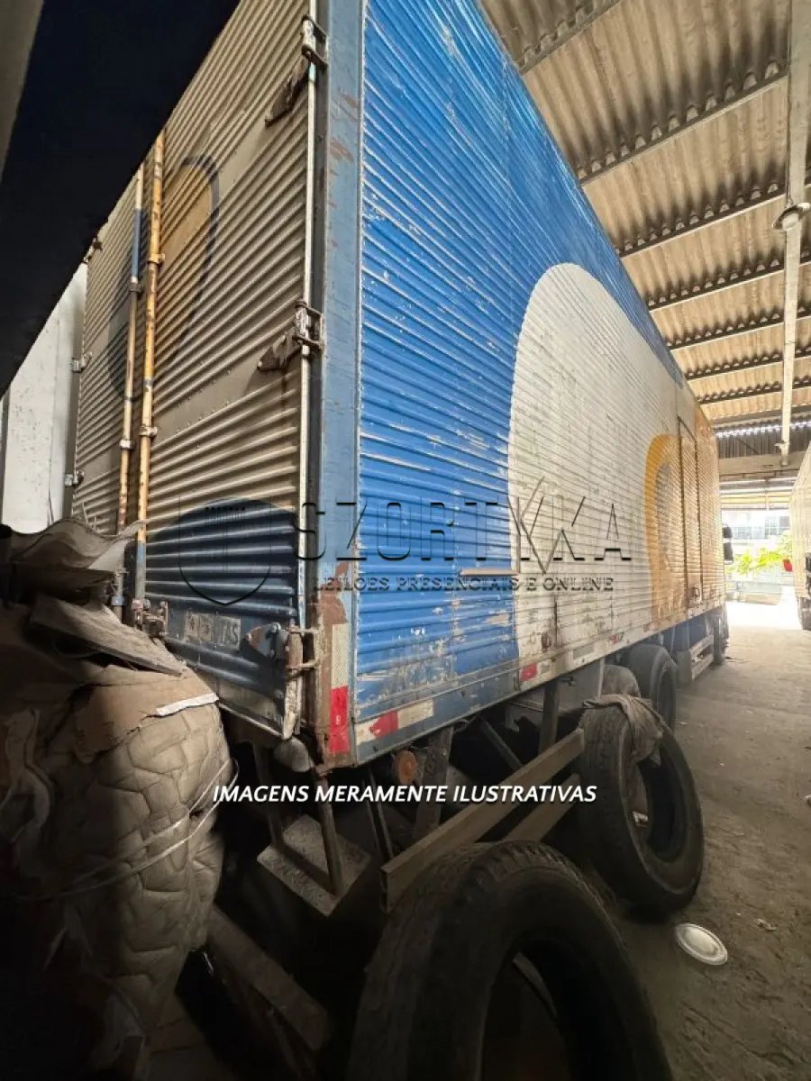 LOTE 001 - 01 (UM) VEÍCULO CAMINHÃO VOLVO/VM 270 6X2R, FAB/MOD 2014/2014