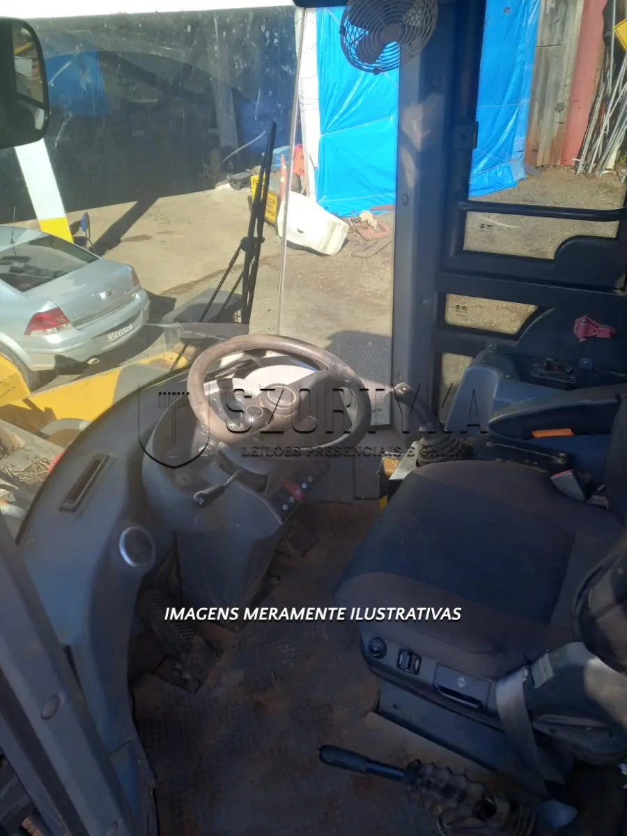 LOTE 003 - PÁ CARREGADEIRA MAXLOADER 956L, 2019 E 2 PNEUS RECAPADOS AEOLUS TYRE.CO.LTD.16 LONAS