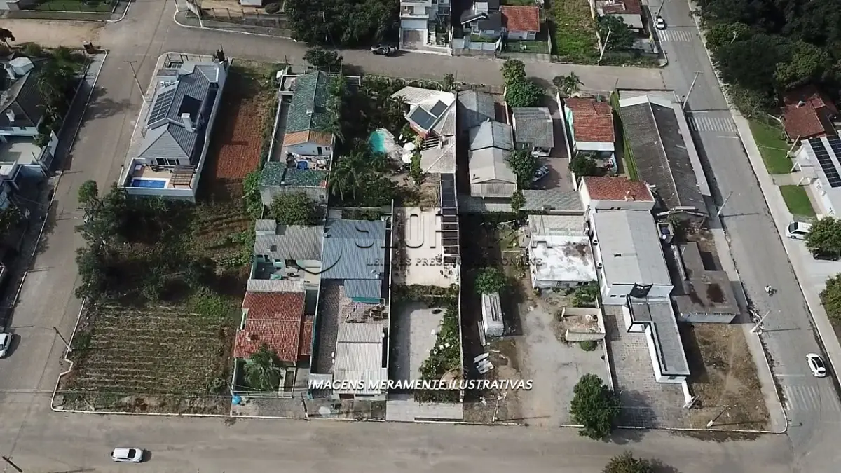 LOTE 001 - IMÓVEL EM CAMAQUÃ, COM 402,50m²
