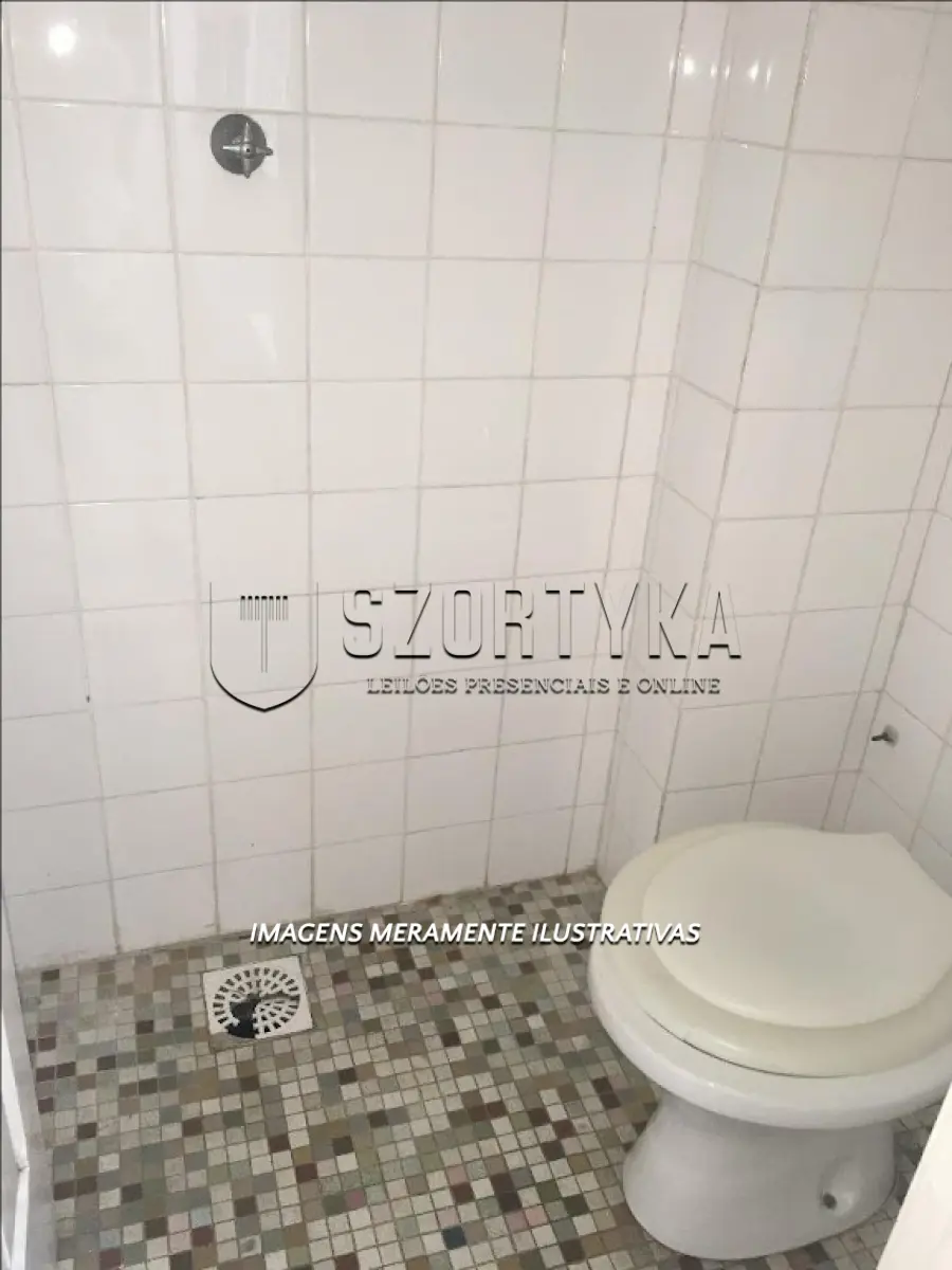 LOTE 001 - APARTAMENTO COM VAGA PARA ESTACIONAMENTO NO EDIFÍCIO TAMANDARÉ EM PELOTAS