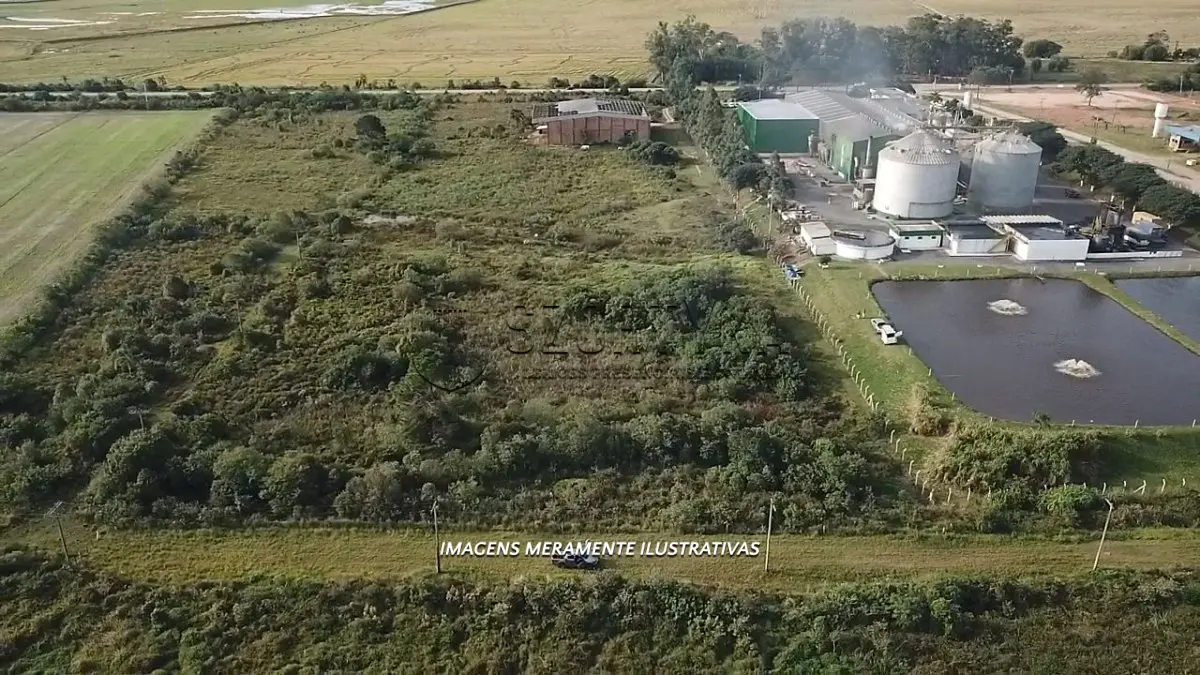 LOTE 001 - Uma fração de terras urbanas, com a área de 9.978,54m², no Distrito Industrial na RS-717, em Tapes