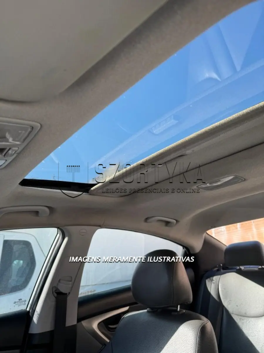 LOTE 001 - I/HYUNDAI ELANTRA GLS, placas PGC4F63, ano/mod 2012/2013, cor prata