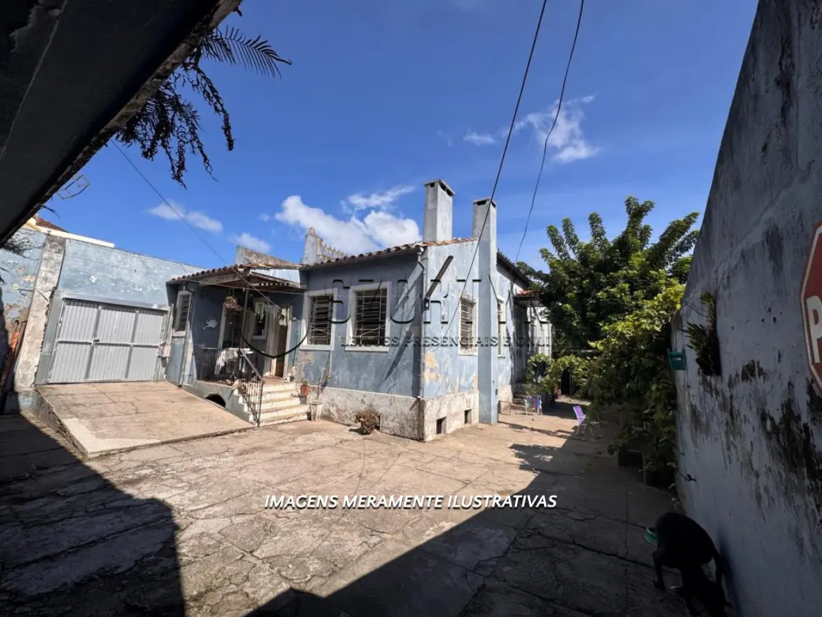 LOTE 001 - PRÉDIO CLÁSSICO EM ESQUINA NOBRE NO CENTRO DA CIDADE