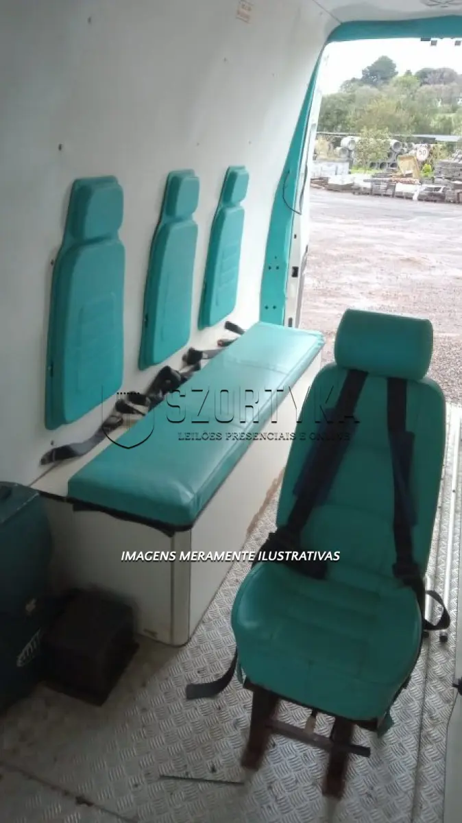 LOTE 003 - VEÍCULO AMBULÂNCIA IVECO/DAILY 55C16, PLACAS ITB8D06, ANO/MOD 2012/2012, COR BRANCA.