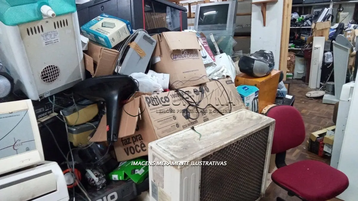 LOTE 017 - LOTE DE APARELHOS DOMÉSTICOS, DE ESCRITÓRIO, DE SOM E IMAGEM