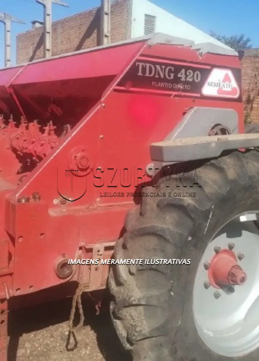 LOTE 001 - UMA PLANTADEIRA MARCA SEMEATO, MODELO TDNG 420, DE PLANTIO DIRETO, 26 LINHAS, COR VERMELHA